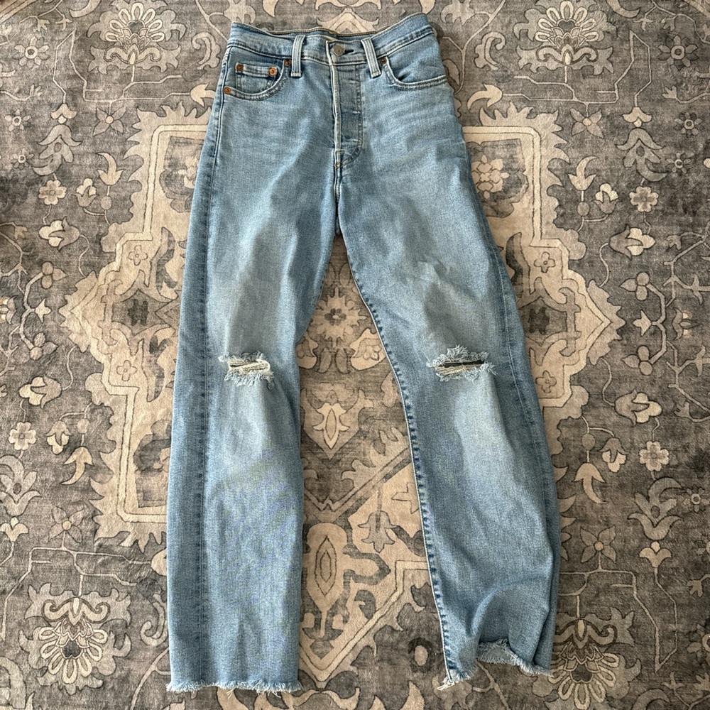 Levis ribcage straight ankle jeans